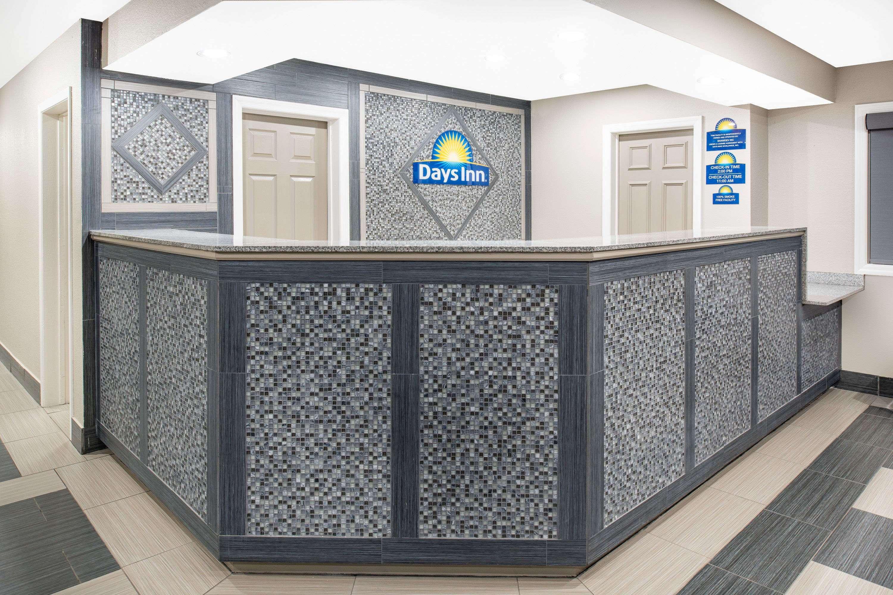Days Inn By Wyndham Cartago Exterior foto