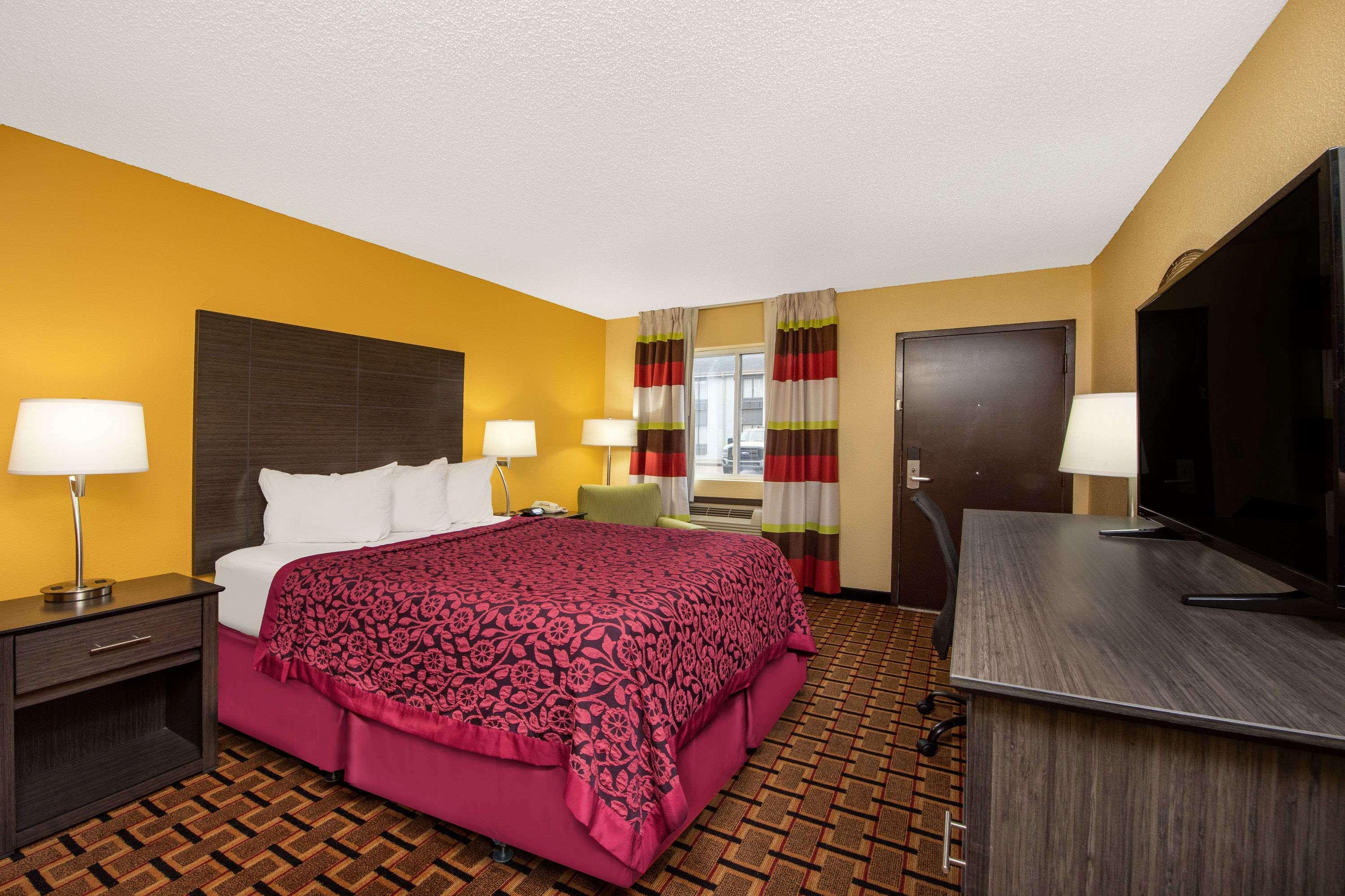 Days Inn By Wyndham Cartago Exterior foto