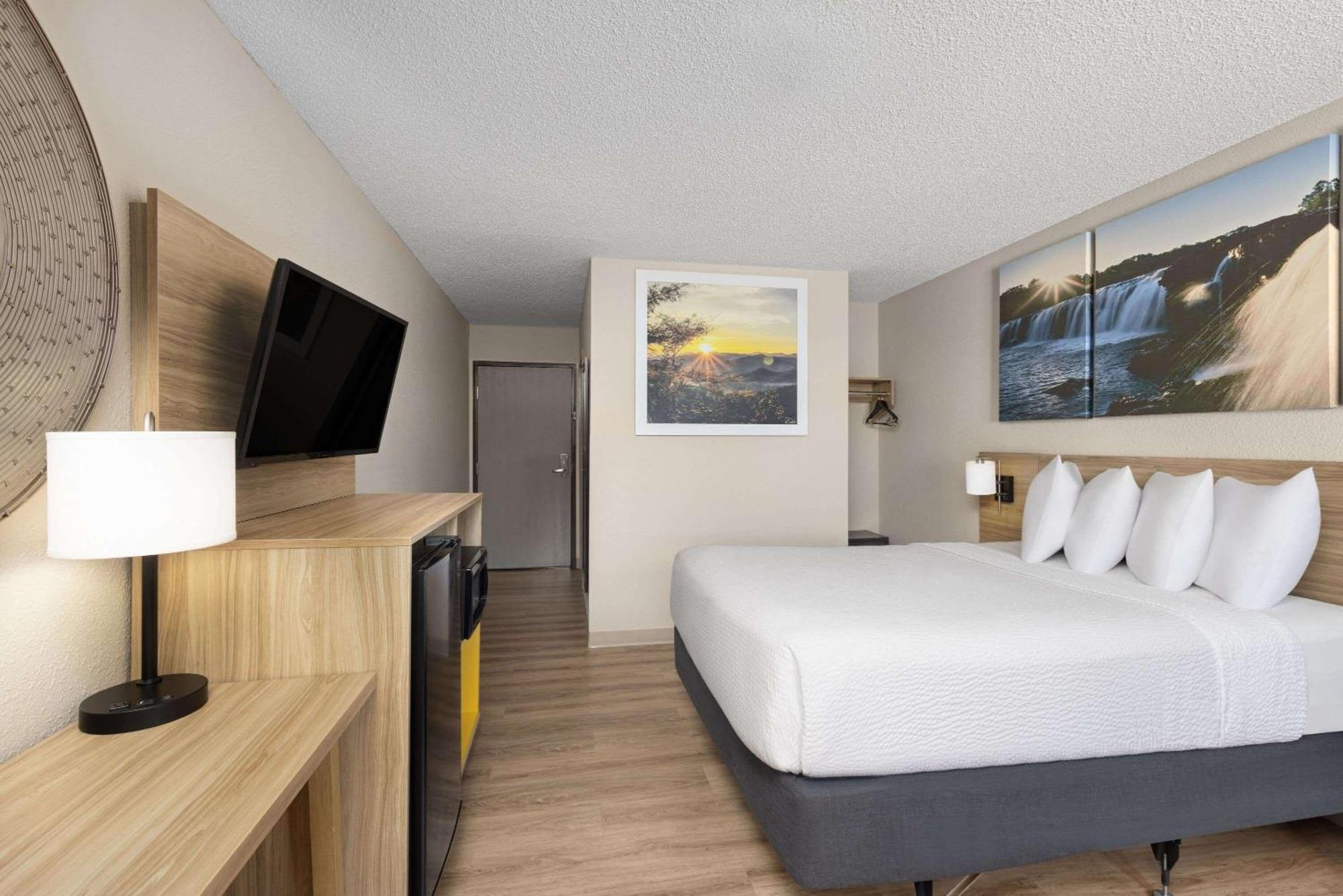 Days Inn By Wyndham Cartago Exterior foto