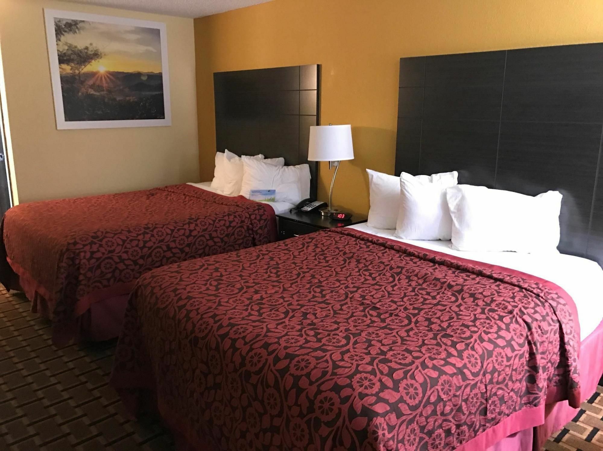 Days Inn By Wyndham Cartago Exterior foto